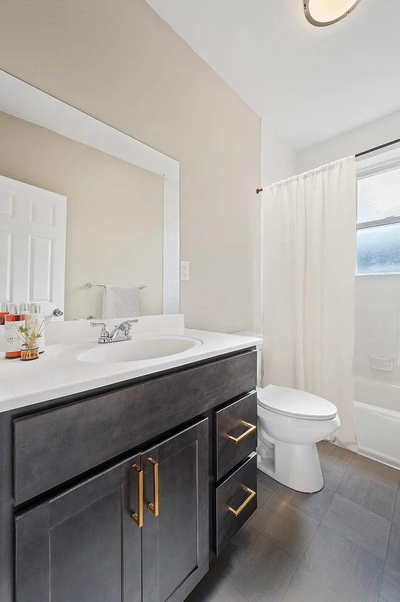 Building Photo - 4368 Lindell Blvd #1S