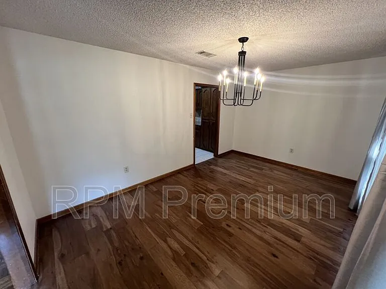 13936 Cayuga Dr — Photo 17