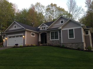 517 Giving Tree Ln, Webster, NY 14580