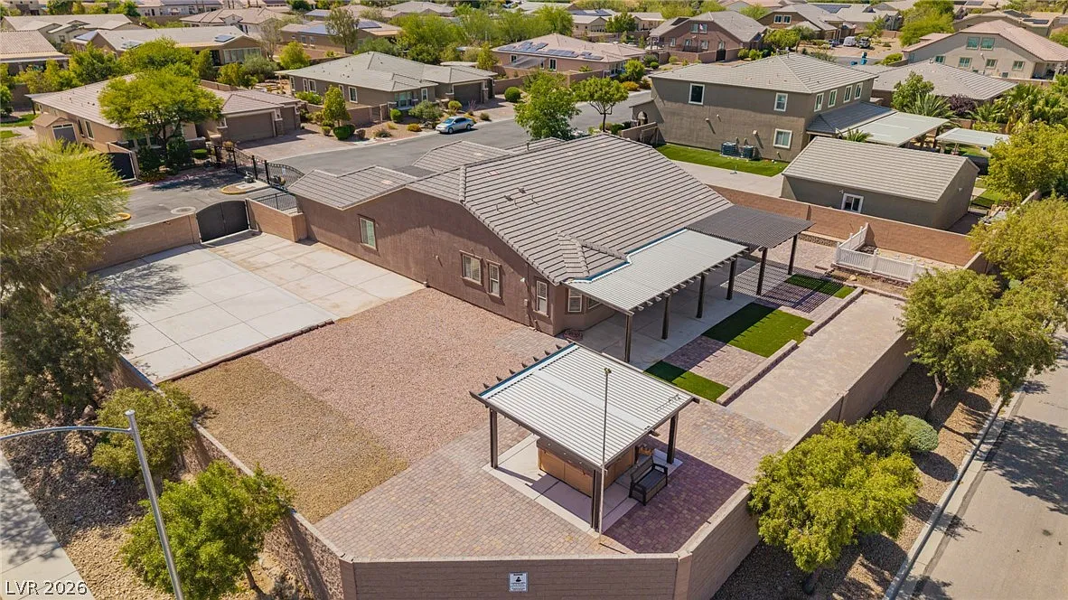 3 bed, 2.5 bath, 2539 sqft, $3,250 — Photo 3