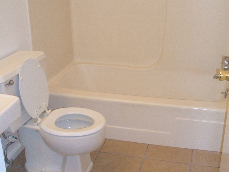2nd image of 4341 Carlisle Pike APT B1