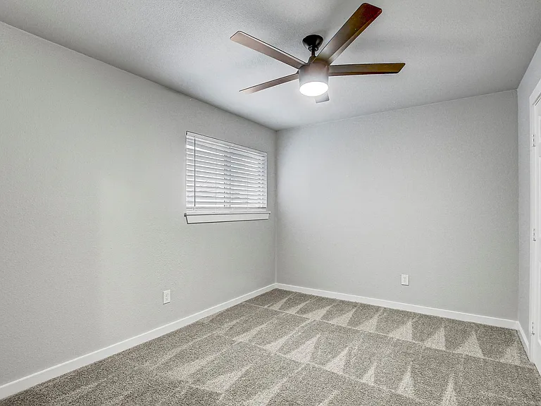 2414 Burleson Ct #B — Photo 18