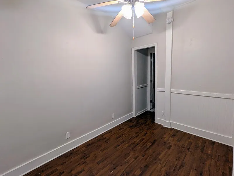 3 bed, 3.0 bath, 971 sqft, $1,100 — Photo 3