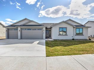 2906 E Helena St, Pasco, WA 99301