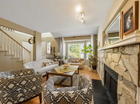 1410 Mountainview Ct, Coquitlam, BC V3E 2R9