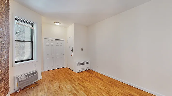 Rented by Douglas Elliman | media 22