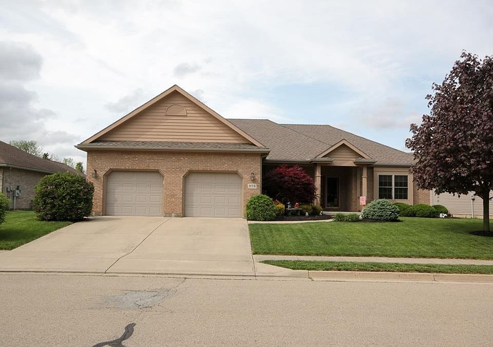 1st image of 975 Dickerson Dr