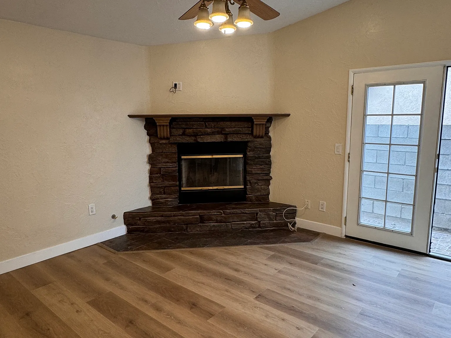 Studio, 303 sqft, $2,150 — Photo 3