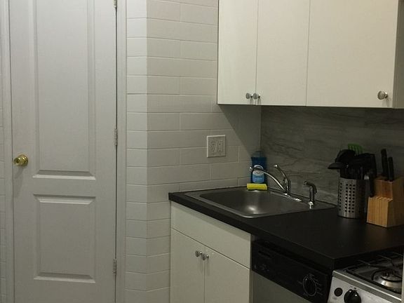 4th image of 246 W 108th St #6A