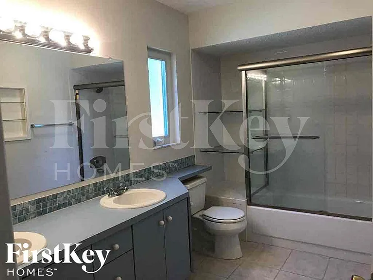 833 Wee Burn St — Photo 12