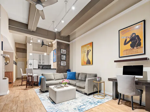 310 East 46th Street image 1 of 11