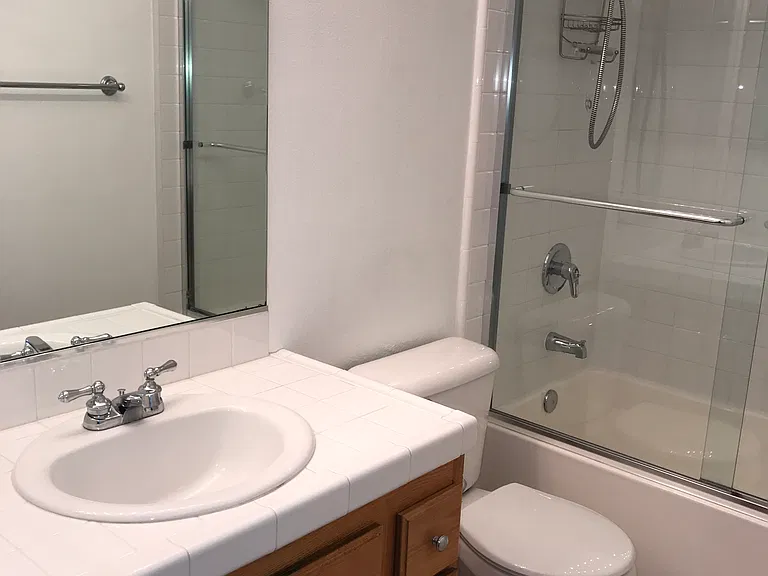 2nd bedroom en-suite