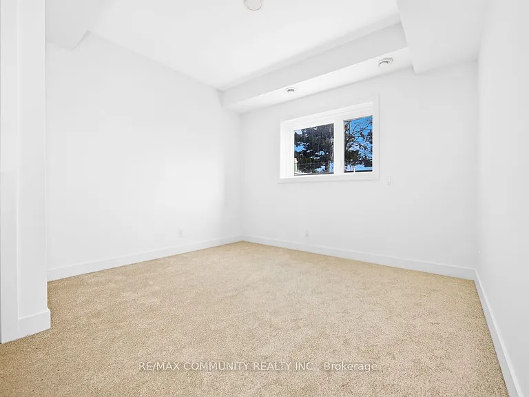 16 Melbourne Ave #105B — Photo 11