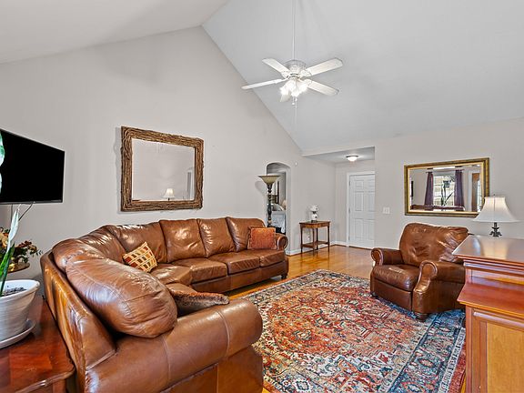 4th image of 315 Everland Pkwy