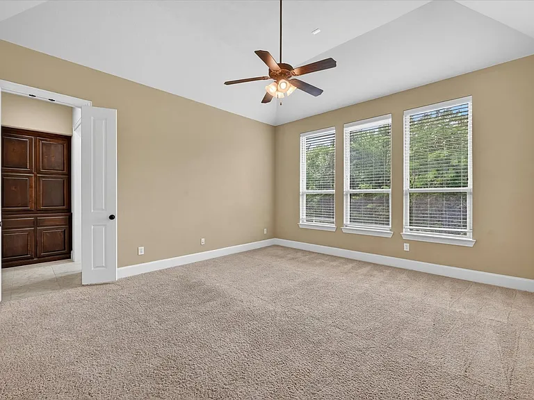 7675 Dotter Dr — Photo 10