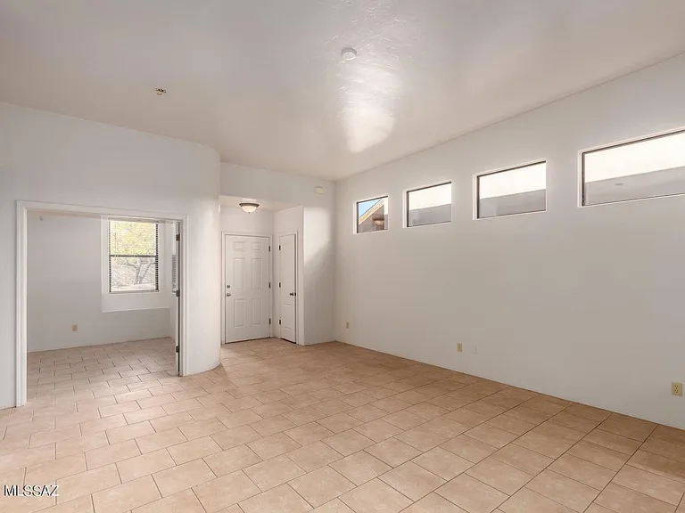 3158 N Avenida Del Clarin #TILES — Photo 13