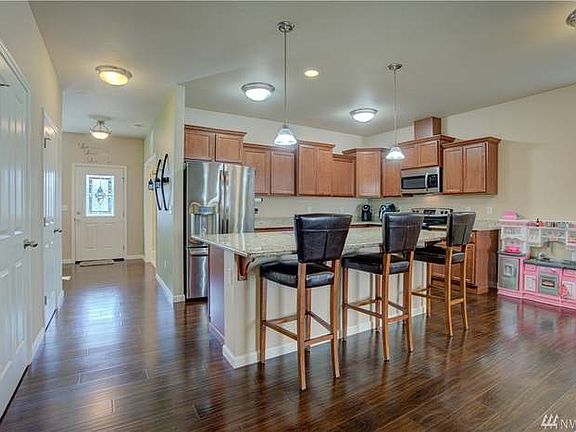 4th image of 7622 Pike Ave NE