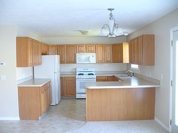 tn_3084_68th_kitchen2