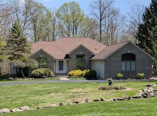 9855 Breckenridge Dr, Chardon, OH 44024