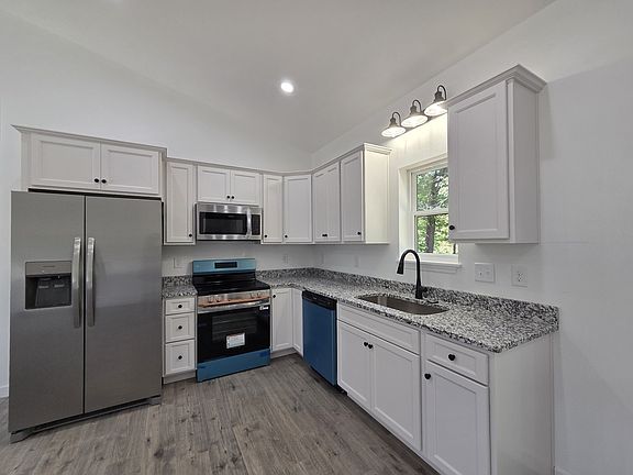4th image of 30036 Piper Dr