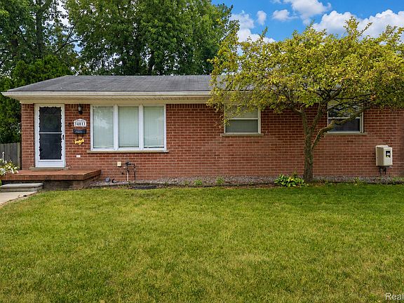 3rd image of 34011 Majestic St