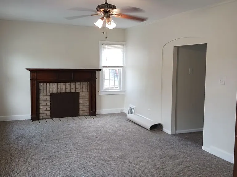 171 Upland Ave — Photo 3
