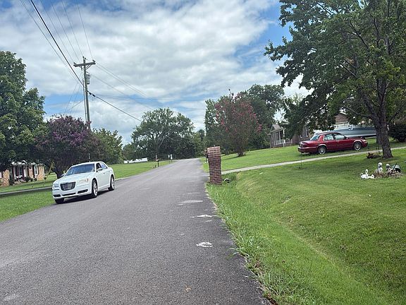 5th image of 2323 Clairmont Dr
