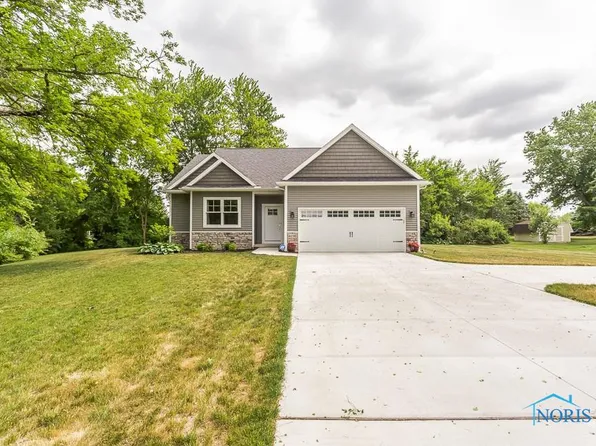 8235 Garden Rd, Maumee, OH 43537