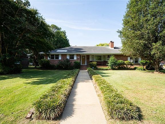 5th image of 7011 Roanoke Ave