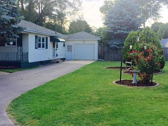 2nd image of 15481 Parkwood Dr