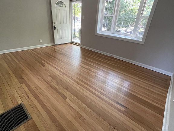 5th image of 240 Birch Ave