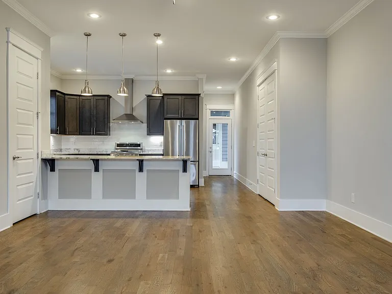 718 S 13th St — Photo 12