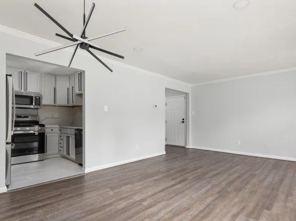 1701 Gainesville St SE APT 101, Washington, DC 20020