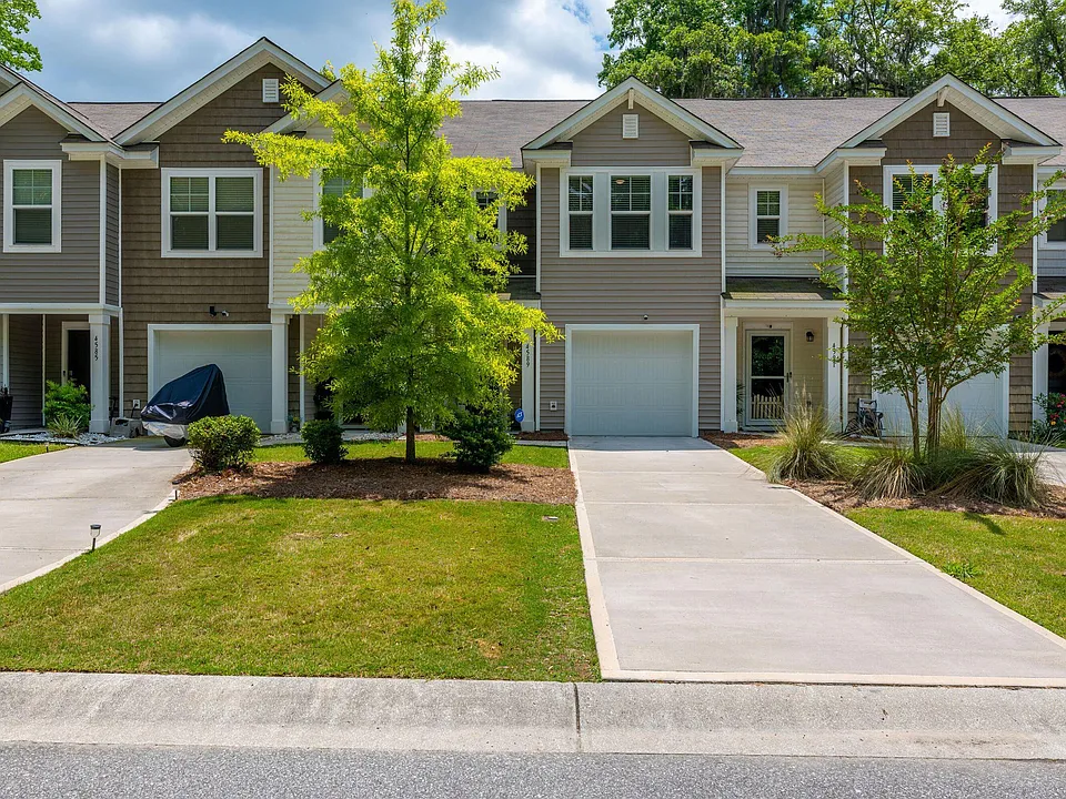 4589 Palm View Cir