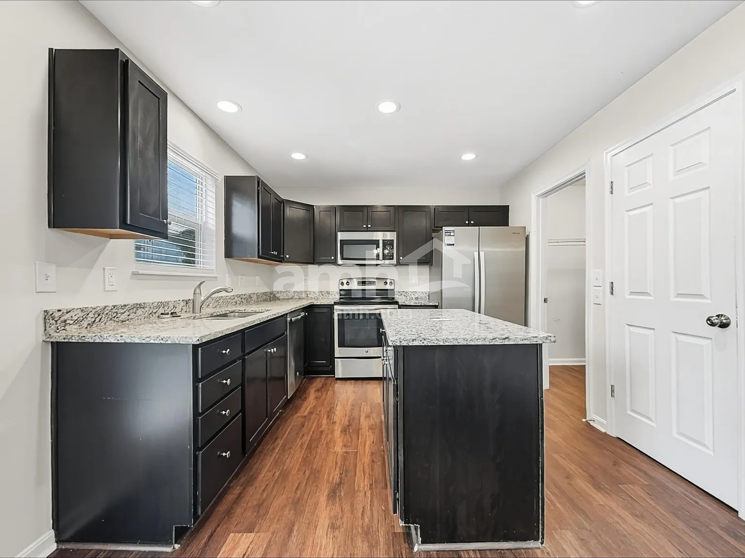 4 bed, 2.5 bath, 1782 sqft, $2,530 — Photo 4