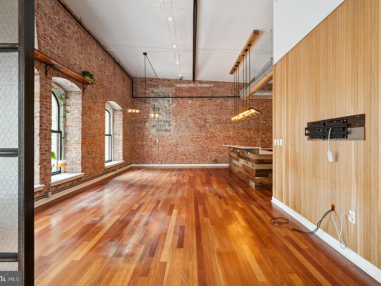 105 S 12th St #500 — Photo 19