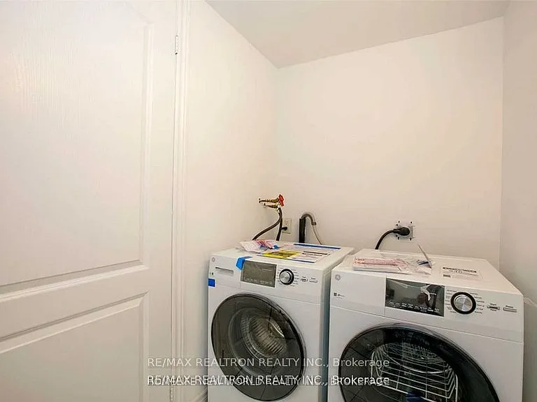 269 Finch Ave E — Photo 25