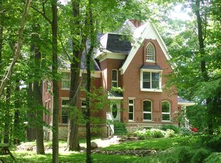 527 Trump Rd, Hartville, OH 44632