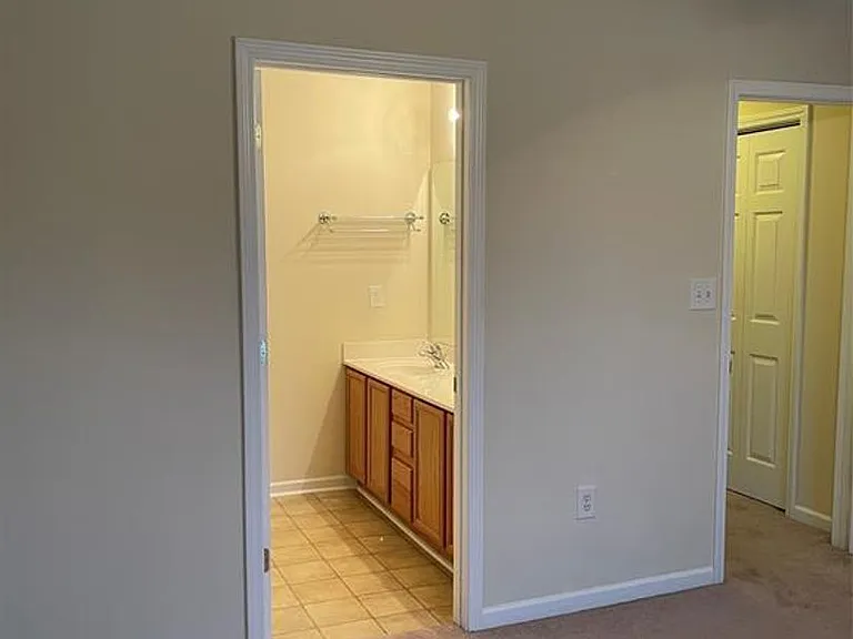 1615 Oak Leaf Dr NW — Photo 5