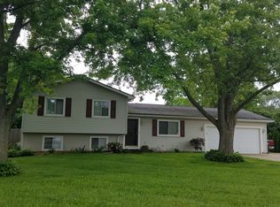 6373 Hollyhock Trl, Brighton, MI