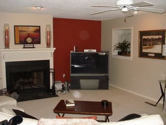 2nd image of 9C Pinehurst Manor