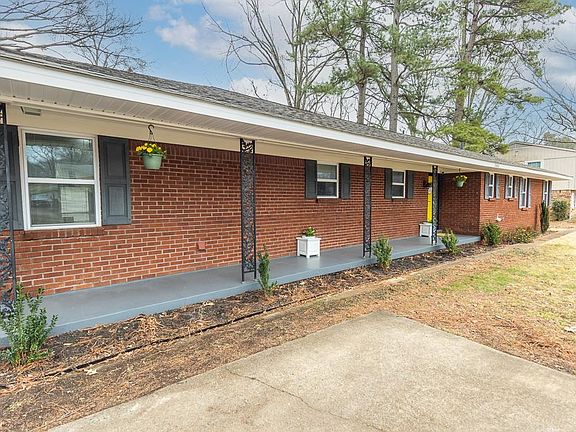 4th image of 2662 Elmore Park Rd