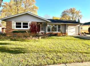 333 Charing Cross Rd, Elk Grove Village, IL 60007