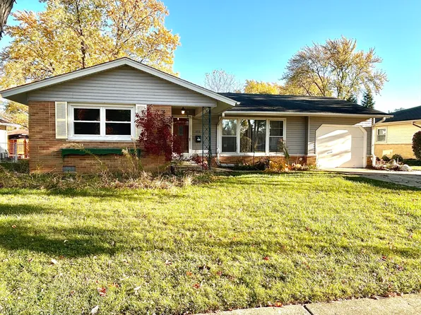333 Charing Cross Rd, Elk Grove Village, IL 60007
