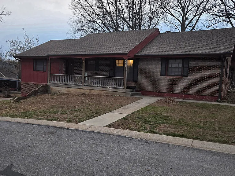 5900 Larson Ave — Photo 1