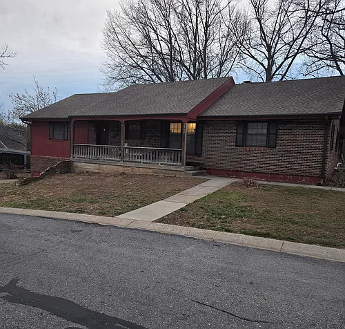 5900 Larson Ave Photo 1