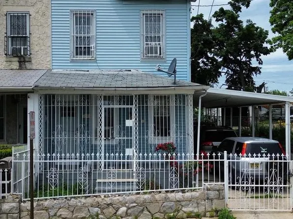 2719 High St, Camden, NJ 08105