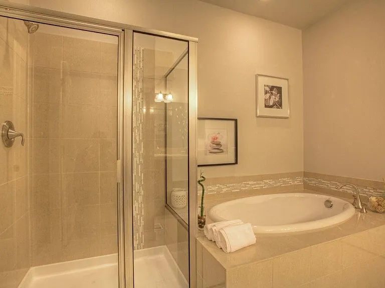 1399 NE Hickory Ln — Photo 6
