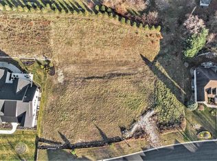 53196 Summer Breeze Dr, South Bend, IN 46637