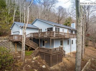 102 Woodwinds Ct, Seven Devils, NC 28604